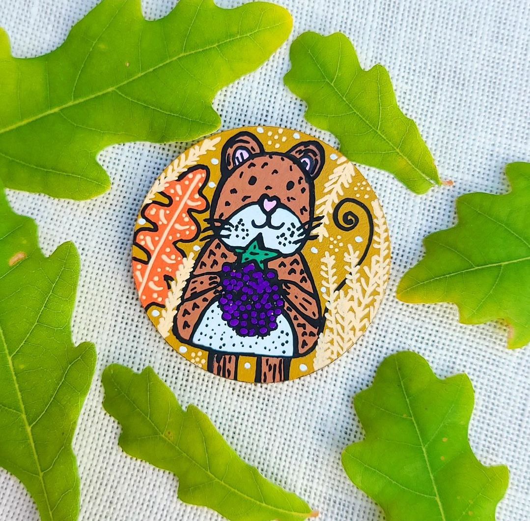 hand painted illustration of mouse and blackberry on needle minder