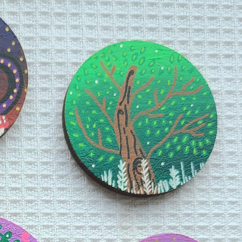 illustration of oak tree on needle minder