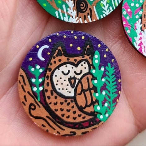 owl illustration on small needle minder